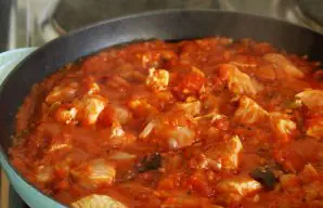 Easy Chicken with Tomato Sauce Recipe