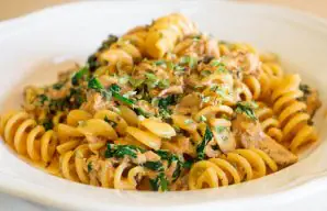 Delicious Portuguese-Style Pasta with Tuna Recipe