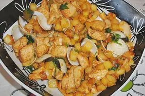 Flavorful Chicken with Clams Recipe