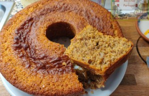 Portuguese Honey & Walnut Cake Recipe