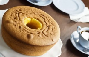 Portuguese Honey Sponge Cake Recipe