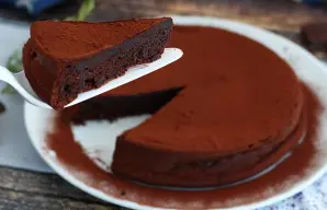 Yum & Flourless Chocolate Mousse Cake Recipe