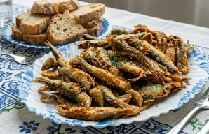 Portuguese Fried Sardines Recipe: Ultra-Crispy Petinga Frita
