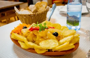 Authentic Bacalhau á Braga Recipe: Portuguese Cod & Onions