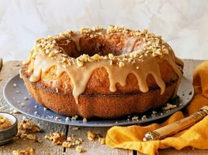 Irresistible Walnut and Caramel Cake Recipe