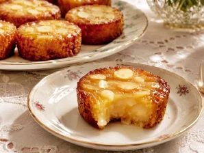 Moist Apple Almond Tarts | Mini Cakes Recipe