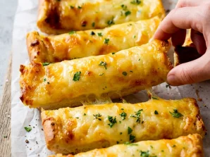 Cheesy Garlic Bread Recipe | Easy Homemade Garlic Cheese Bread