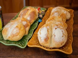 Michael's Portuguese Crusty Papo-Secos Recipe