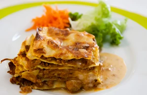 Creamy & Cheesy Beef Lasagna Recipe – A Delicious Pasta Meal