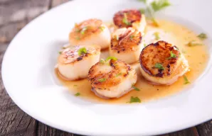 Pan-Fried Portuguese Scallops Recipe with Garlic Butter