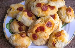 Portuguese Sausage Bread: Easy Linguiça Buns Recipe