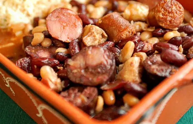 Flavorful Beans with Chouriço Recipe