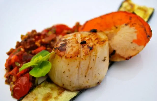 Flavorful Scallops with Chouriço Recipe