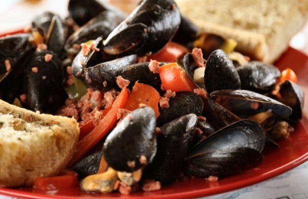 Portuguese Mussels with Chouriço Recipe