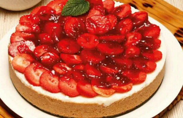 Yogurt Flan with Strawberries Recipe