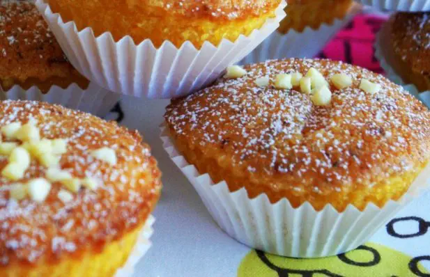 Tasty and Easy Almond Cupcakes Recipe