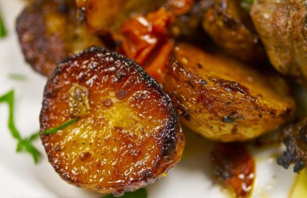 Portuguese Roast Potatoes with Tomatoes Recipe