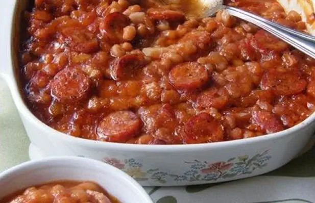 Tasty Baked Beans with Chouriço Recipe