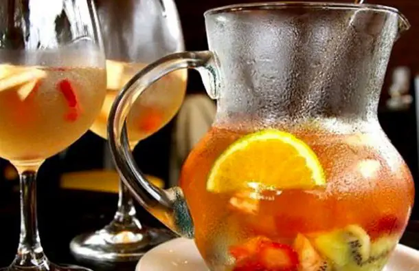 Fruity White Wine Sangria Recipe