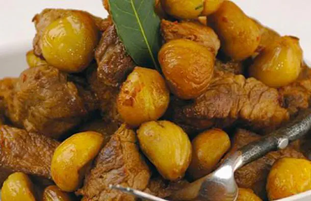 Very Flavorful Pork with Chestnuts Recipe