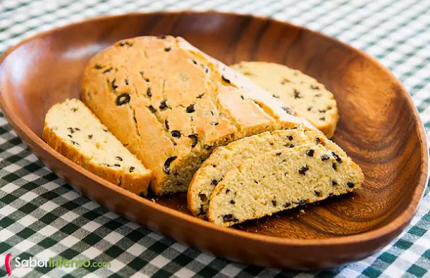 Olive Bread  (Pão de Azeitonas) Recipe