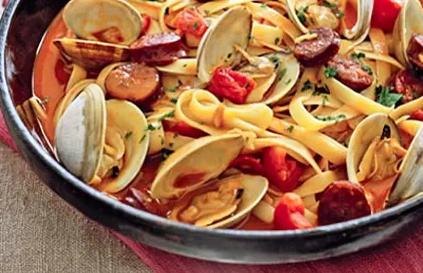 Portuguese-Style Pasta, Clams and Chouriço Recipe
