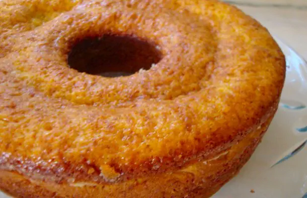Delicious and Quick Honey and Raisin Cake Recipe