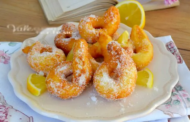 Deliciously Tangy Lemon Donuts Recipe