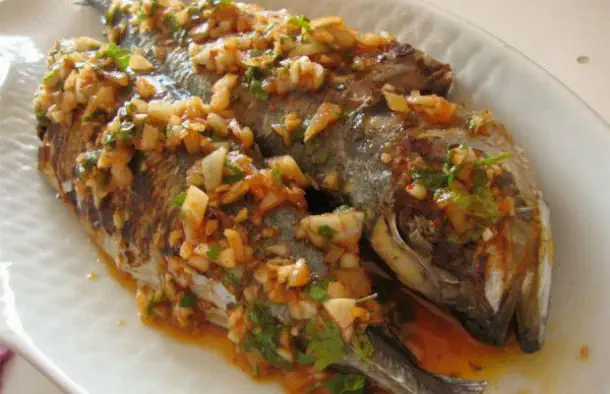 Grilled Mackerel with Garlic Sauce Recipe