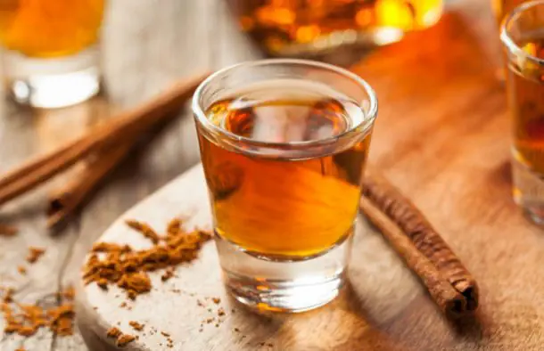 Apple and Cinnamon Liqueur Recipe