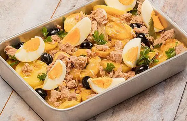 Popular Atum à Gomes de Sá Recipe