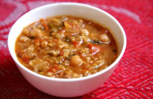 Nutritious Lentil and Chickpea Soup Recipe