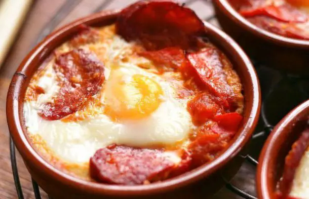 Baked Eggs with Chouriço Recipe