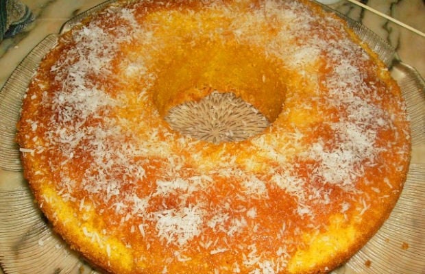 Pineapple & Coconut Cake Recipe
