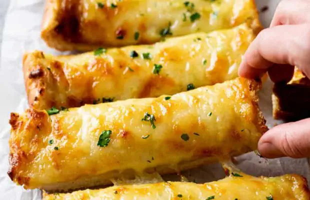 Incredibly Tasty Garlic and Cheese Bread Recipe