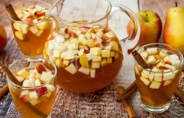 Refreshing White Wine Sangria Recipe