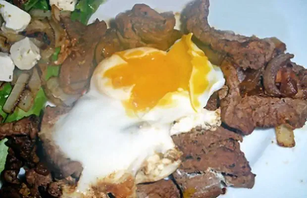 Delicious Steak with Egg with Wine Recipe