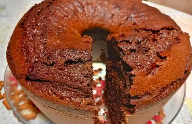 Fluffy Chocolate Cake (Bolo de Chocolate) Recipe