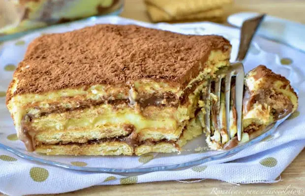Decadent Maria Biscuit & Cream Cake Recipe