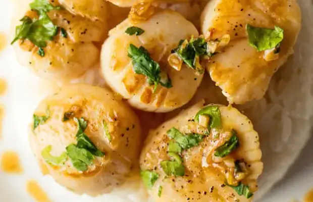 Scallops with Port and Garlic Recipe